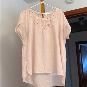 Light salmon dress shirt w/ intricate chest design